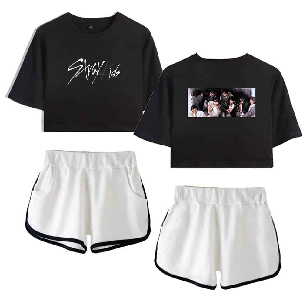 Black cropped hoodie with group photo and "Stray Kids" graphic.